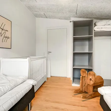 Moderniseret, Flot Poolhus Til 8 Personer Sj270 Σπίτι διακοπών *