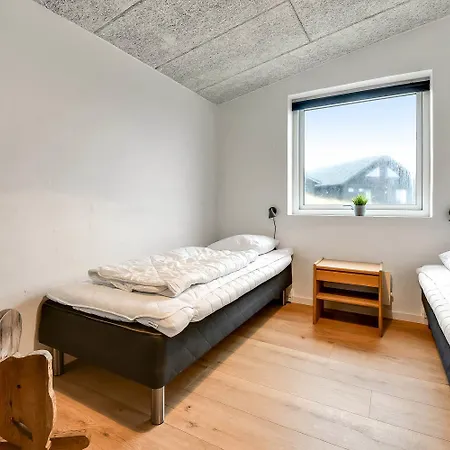 Σπίτι διακοπών Moderniseret, Flot Poolhus Til 8 Personer Sj270 Harboør