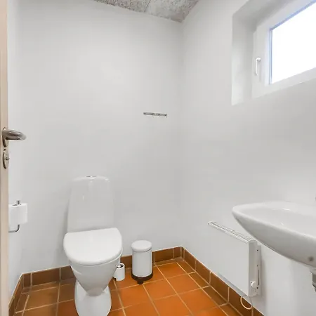 Moderniseret, Flot Poolhus Til 8 Personer Sj270